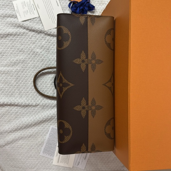 Louis Vuitton On The Go GM - Picture 15 of 17